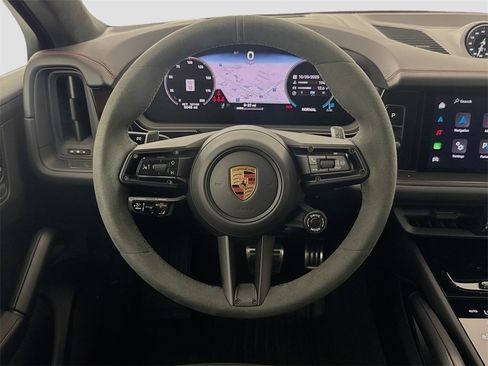 Used 2025 Porsche Cayenne GTS image 11