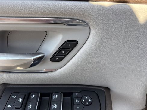 Used 2025 RAM 1500 Laramie image 18