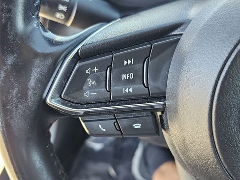 Used 2018 MAZDA MAZDA3 Touring image 29