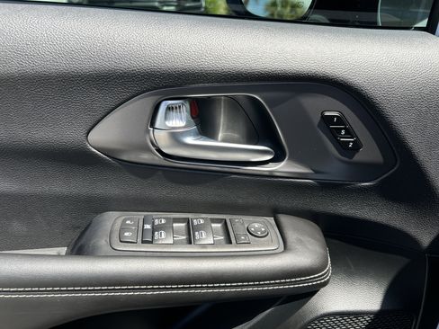 New 2026 Chrysler Pacifica Select image 27