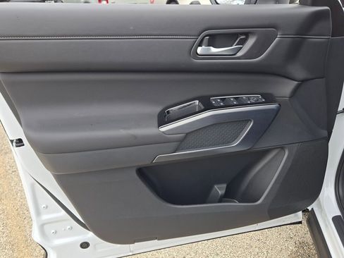 New 2026 Nissan Pathfinder SL AWD/4WD image 22