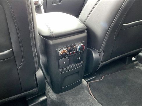 Used 2023 Ford Explorer Platinum w/ Technology Package AWD/4WD image 35