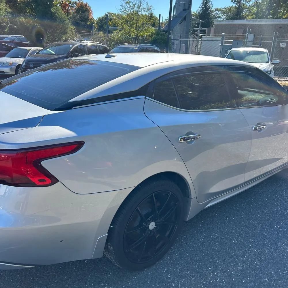 Used 2016 Nissan Maxima SR FWD image 9