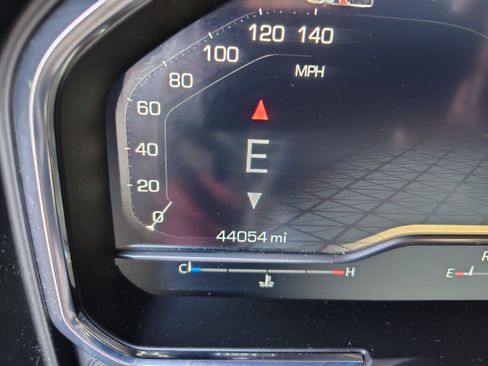 Used 2024 GMC Sierra 1500 AT4 w/ Technology Package image 32