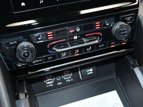 Used 2024 Jeep Grand Cherokee L Laredo w/ Luxury Tech Group I image 30