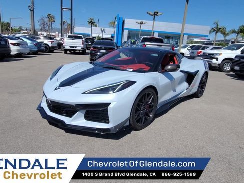 Used 2023 Chevrolet Corvette Z06 w/ Z07 Performance Package image 8
