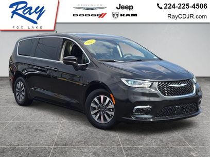 Used 2023 Chrysler Pacifica Touring-L