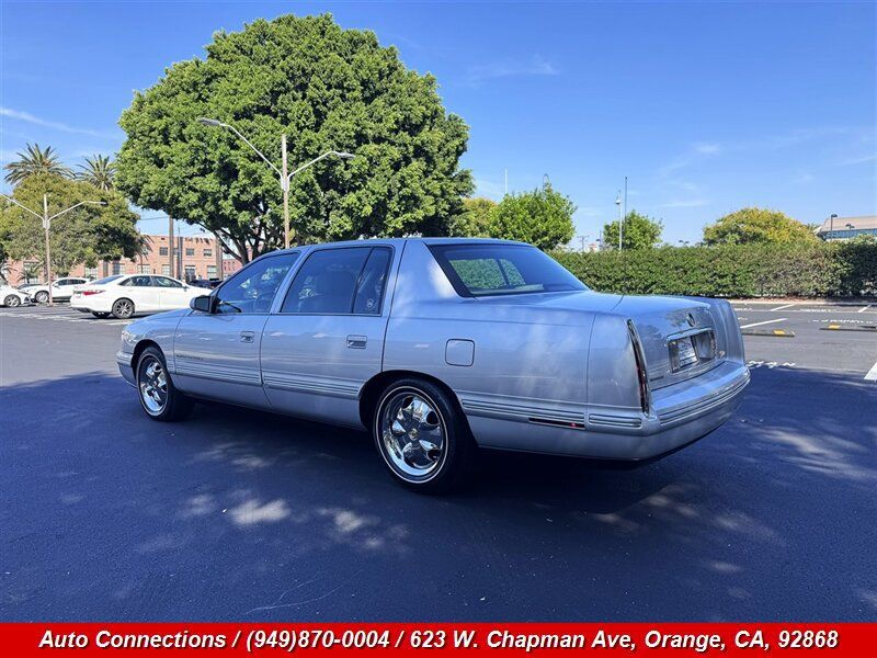 Used 1999 Cadillac De Ville Concours FWD image 4