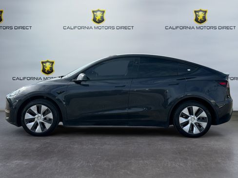 Used 2024 Tesla Model Y 2WD image 2