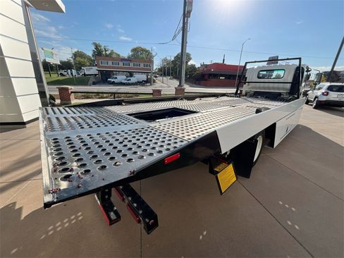 Used 2024 Chevrolet Low Cab Forward 5500XD image 7