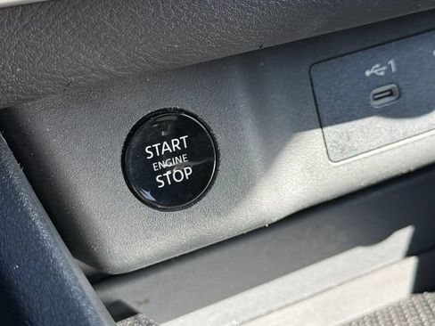 Used 2024 Nissan Rogue S FWD image 33
