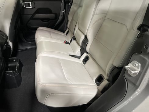 Used 2021 Jeep Gladiator Mojave image 13