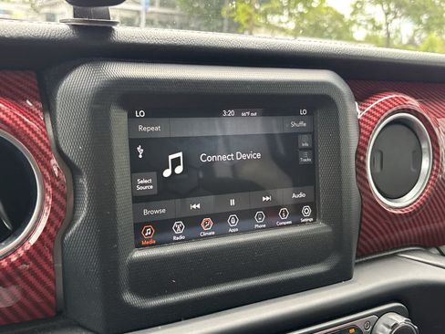 Certified 2020 Jeep Wrangler Unlimited Sahara AWD/4WD image 11