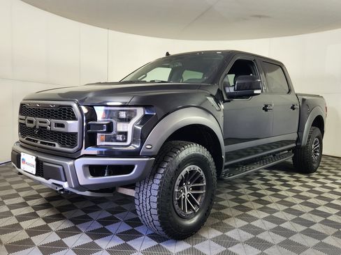 Used 2019 Ford F150 Raptor w/ Equipment Group 802A Luxury AWD/4WD image 3