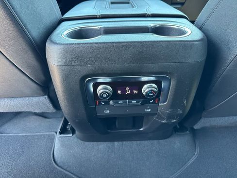 Used 2023 GMC Yukon AT4 w/ AT4 Premium Package AWD/4WD image 29