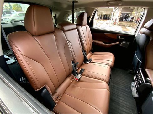 Used 2025 Acura MDX FWD w/ Technology Package image 18