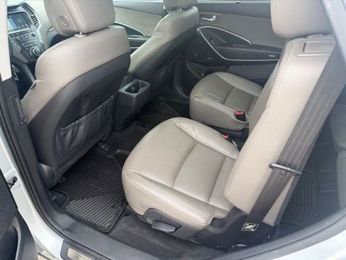 Used 2018 Hyundai Santa Fe Limited image 27