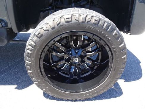 Used 2019 GMC Sierra 2500 Denali w/ Duramax Plus Package AWD/4WD image 36