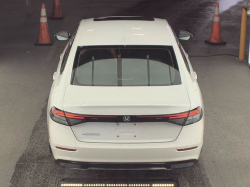 Used 2023 Honda Accord EX image 6