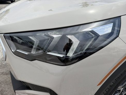 New 2026 BMW X2 xDrive28i w/ Technology Package AWD/4WD image 9