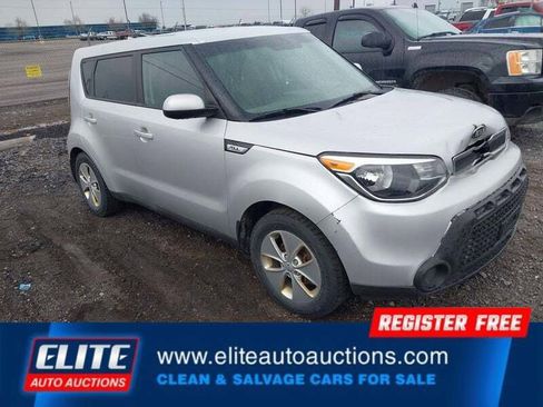 Used 2016 Kia Soul FWD image 2