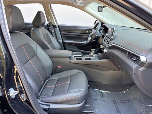 Used 2022 Nissan Altima 2.5 SR w/ Midnight Edition Package FWD image 15