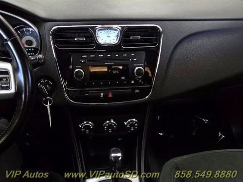 Used 2011 Chrysler 200 Touring image 16