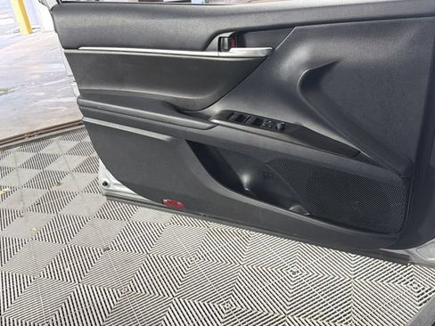 Used 2022 Toyota Camry SE FWD image 13