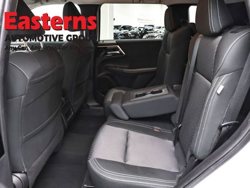 Used 2024 Mitsubishi Outlander ES AWD/4WD image 20
