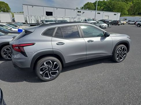 New 2026 Chevrolet Trax RS w/ Driver Confidence Package FWD image 6