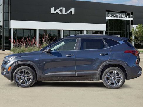 Certified 2021 Kia Seltos S image 4