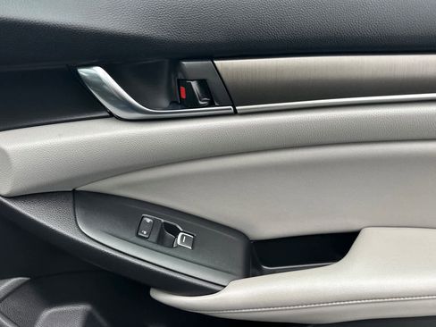 Used 2020 Honda Accord LX image 18