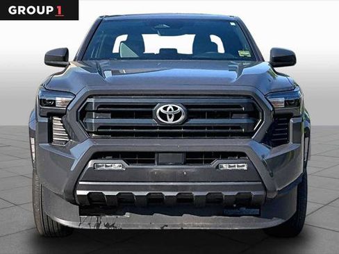 Certified 2025 Toyota Tacoma SR5 AWD/4WD image 4