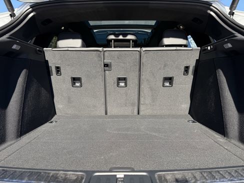 Used 2025 Porsche Macan image 34