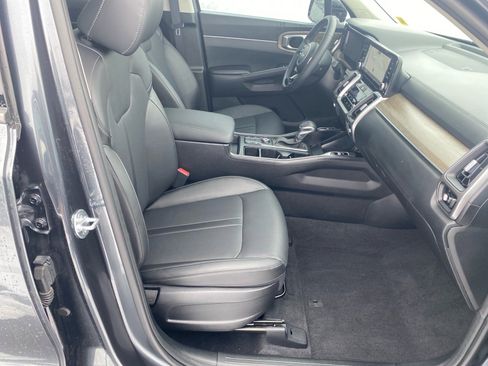 Certified 2023 Kia Sorento S w/ Panoramic Sunroof Package image 25