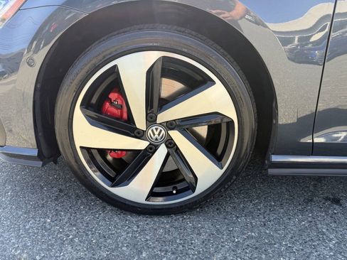 Used 2019 Volkswagen GTI Autobahn FWD image 10