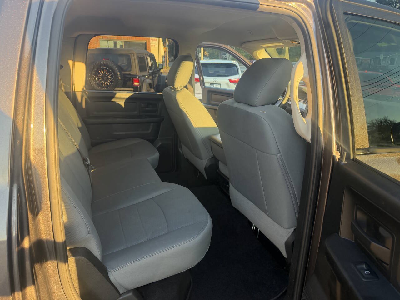 Used 2018 RAM 1500 Express w/ Express Value Package AWD/4WD image 16