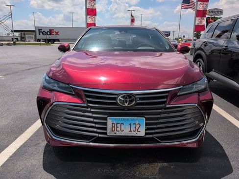 Used 2021 Toyota Avalon Limited w/ Advanced Safety Package FWD image 3