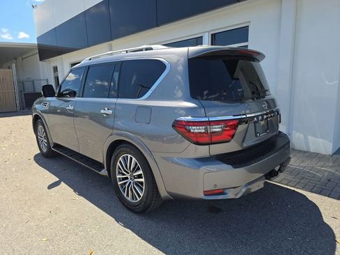 Used 2024 Nissan Armada SL w/ Captain's Chairs Package RWD image 5