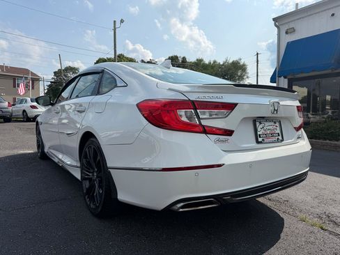 Used 2018 Honda Accord Touring image 7