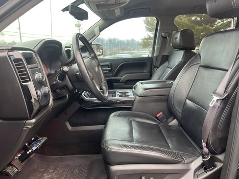 Used 2015 Chevrolet Silverado 1500 LTZ Z71 w/ LTZ Plus Package image 9