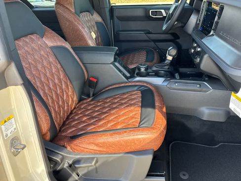 New 2025 Ford Bronco 4-Door image 12