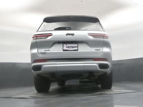 Used 2023 Jeep Grand Cherokee L Summit AWD/4WD image 45
