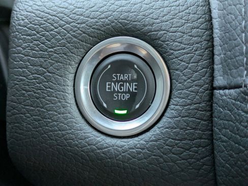 Used 2024 GMC Yukon Denali w/ Advanced Technology Package image 29