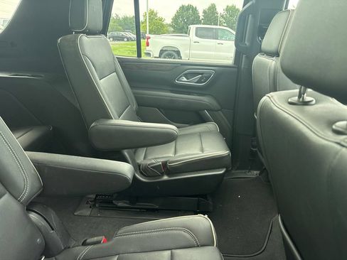 Used 2021 Chevrolet Tahoe Premier w/ Premium Package AWD/4WD image 12