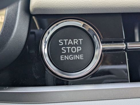 New 2026 Mitsubishi Outlander SE image 32