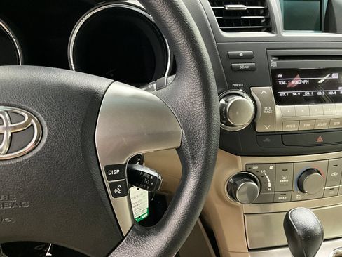 Used 2012 Toyota Highlander 4WD w/ Tech Pkg image 20