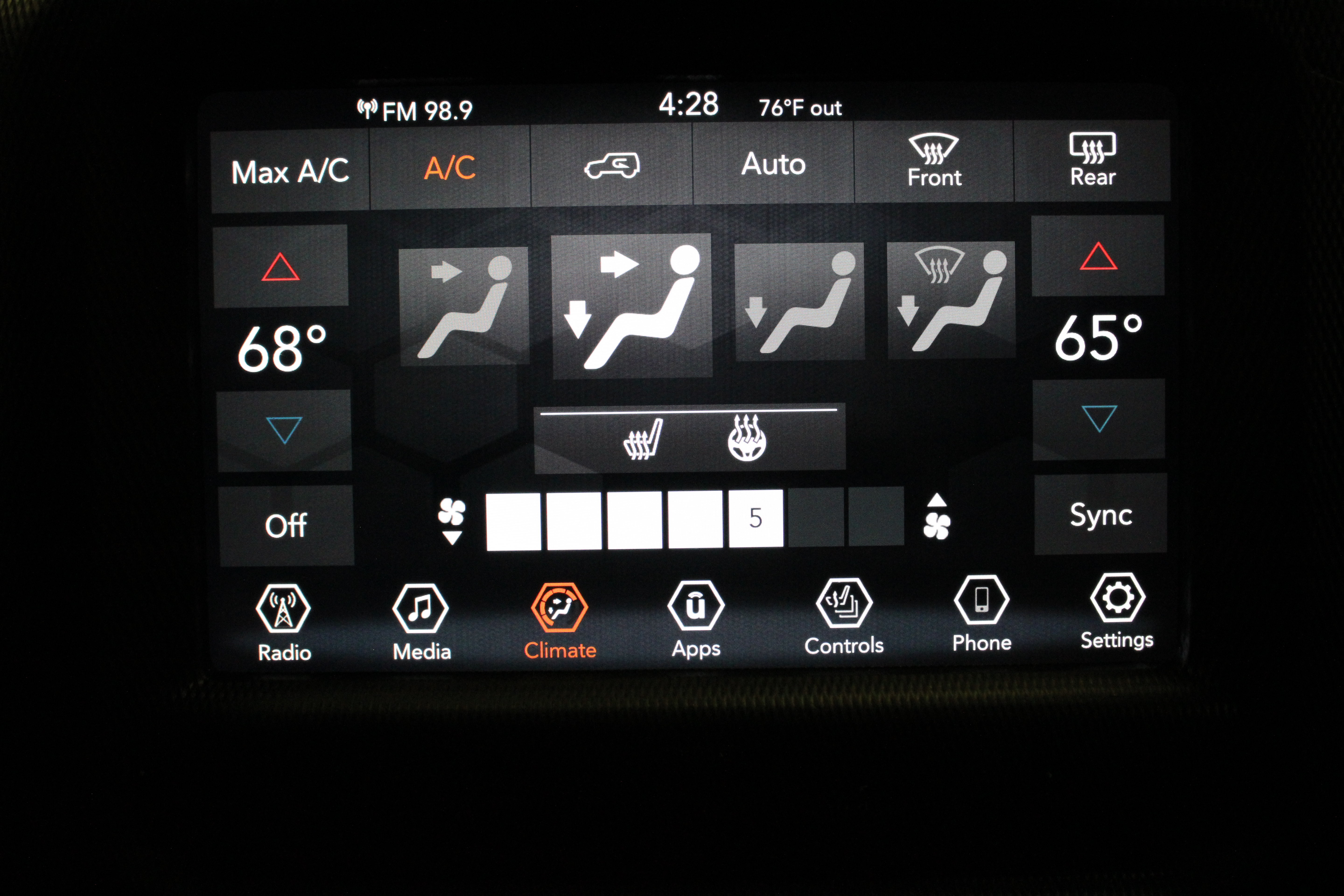 Used 2019 Jeep Wrangler Unlimited Sahara w/ LED Lighting Group AWD/4WD image 26