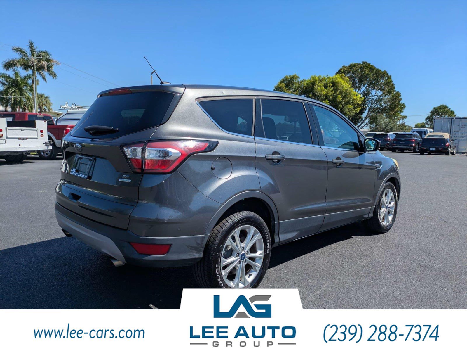 Used 2017 Ford Escape SE FWD image 3