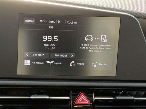 Used 2023 Kia Niro LX image 10